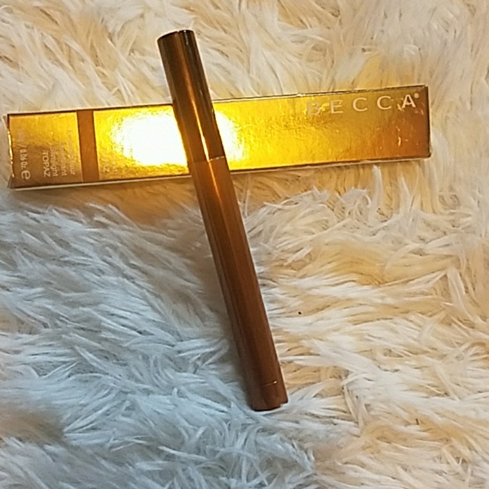 Becca shimmering skin perfector